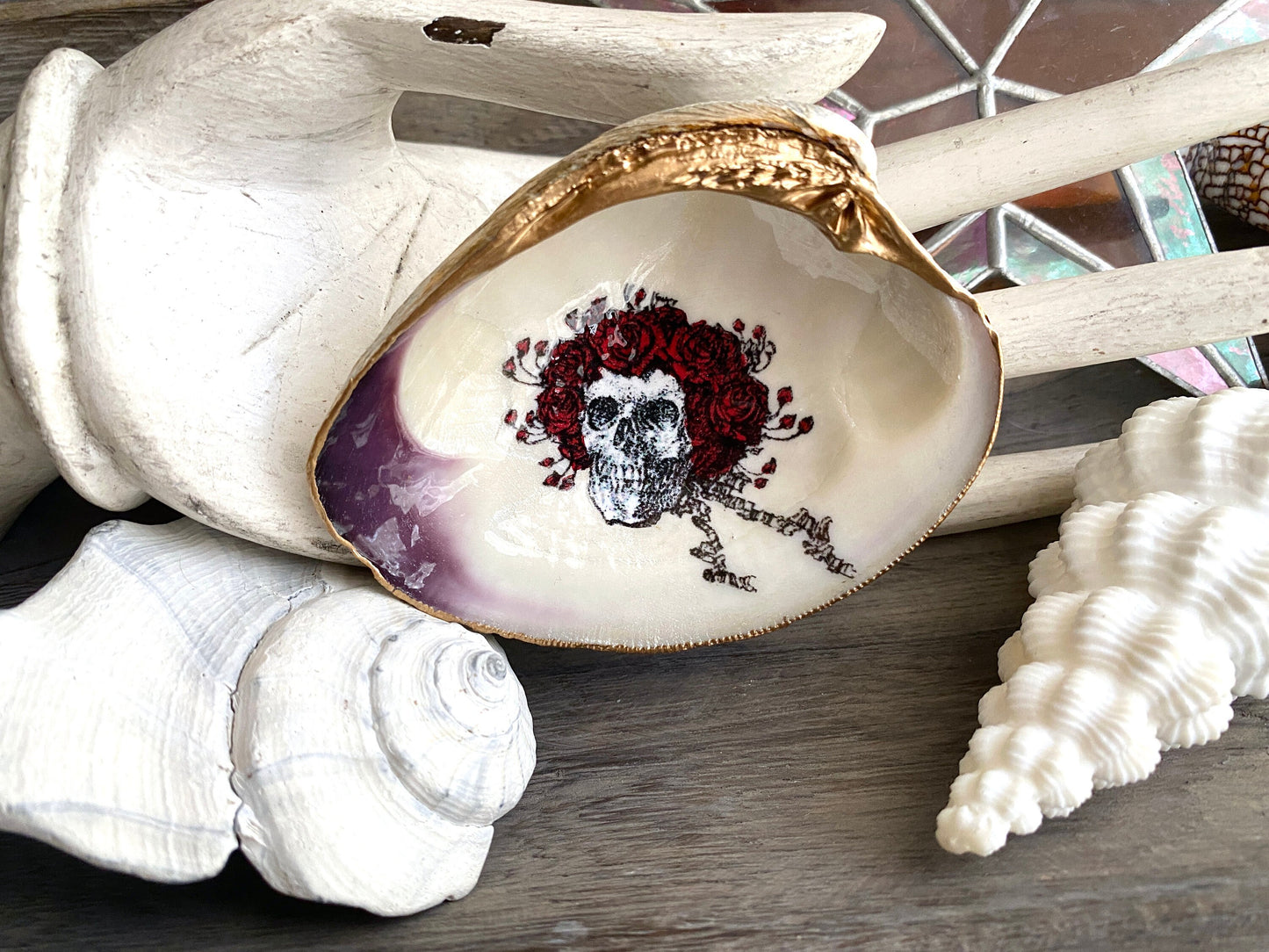 Decoupage Clam Shell Ring Dish – Hand-Painted Skull & Roses, Gothic Decor
