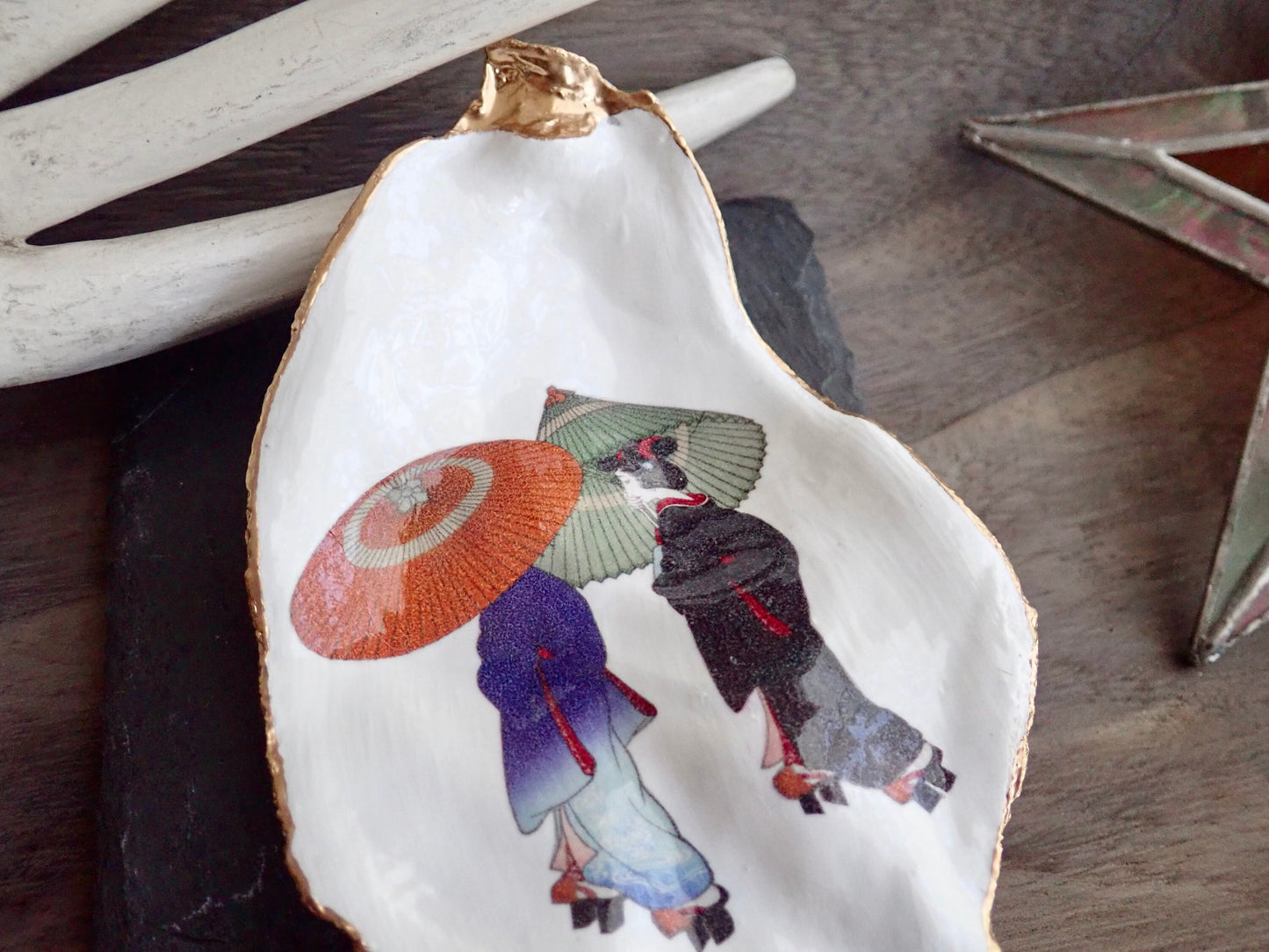 Decoupage Oyster Shell Trinket Dish Geisha Art