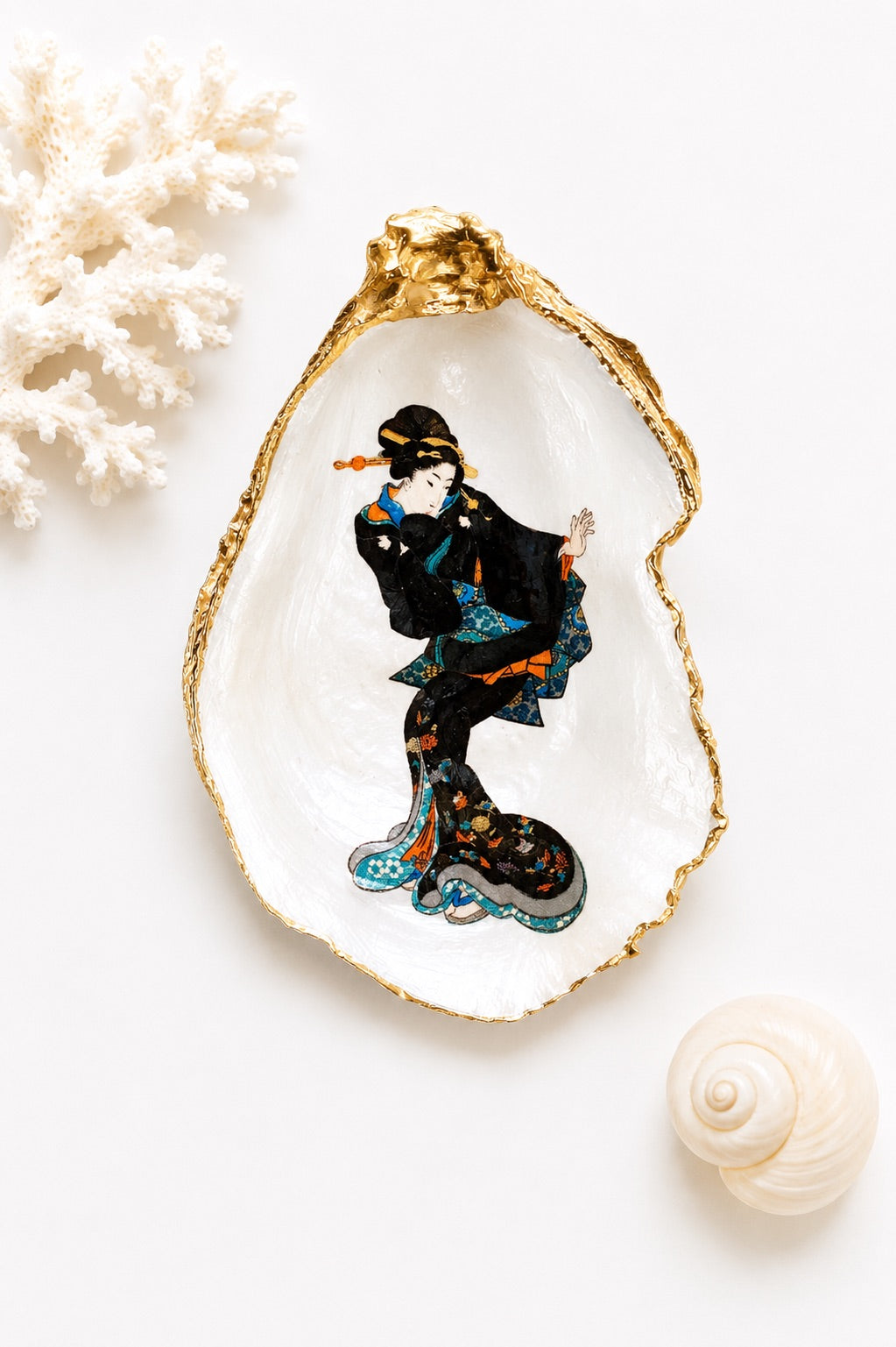 Decoupage Oyster Shell Trinket Dish Geisha Art