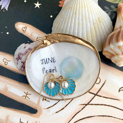 Decoupage Birthstone Clam Shell Ring Dish – Hand-Painted Jewelry Holder, Coastal Decor