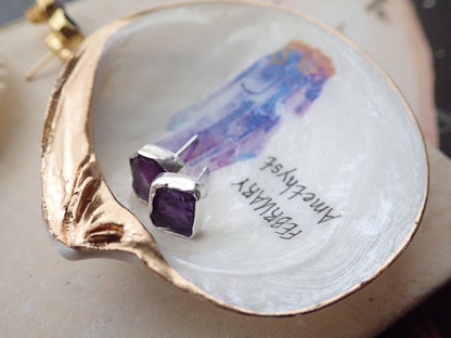 Painted Clam Shell Trinket Dish – Birthstone-Inspired Coastal Decor