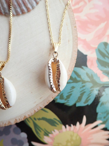 Real Seashell Cowrie Shell Necklace