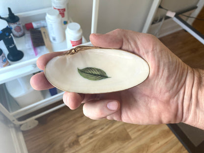 Decoupage Botanical Clam Shell Ring Dish – Hand-Painted Jewelry Holder, Housewarming Gift