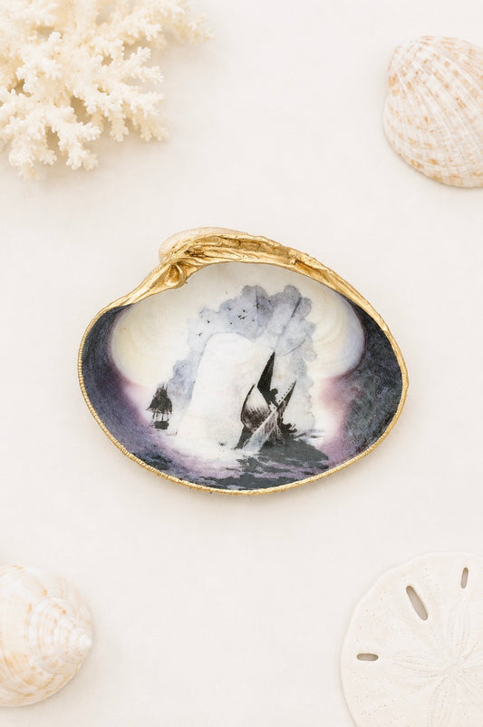 Decoupage Whale Clam Shell Ring Dish – Moby Dick-Inspired Nautical Jewelry Holder