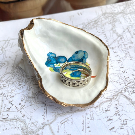 Blueberry Decoupage Oyster Shell Ring Dish – Gold Edge Trinket Dish for Kitchen or Sink – Cottagecore Fruit Decor Jewelry Holder