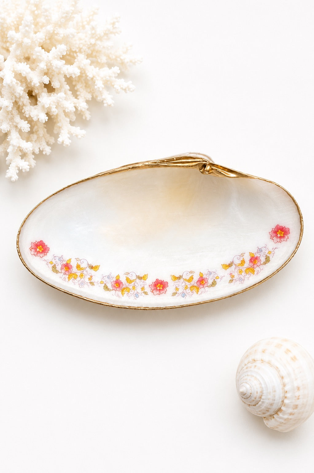 Decoupage Floral Clam Shell Ring Dish – Coastal Jewelry Holder, Nautical Gift