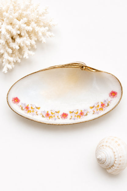 Decoupage Floral Clam Shell Ring Dish – Coastal Jewelry Holder, Nautical Gift