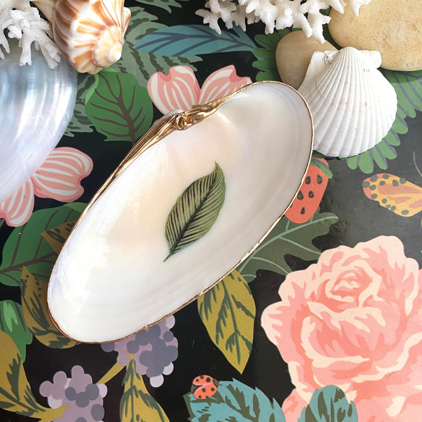 Decoupage Botanical Clam Shell Ring Dish – Hand-Painted Jewelry Holder, Housewarming Gift
