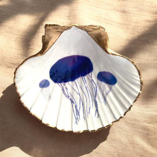 Jellyfish Scallop Shell Wall Art, Handcrafted Coastal Shadow Box, Framed Beach Decor, Ocean Life Gift, Marine Art
